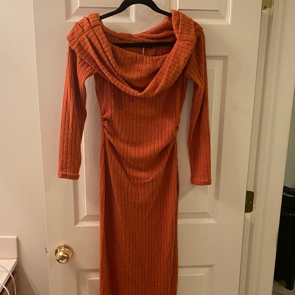 Elegant Orange Ribbed Dress